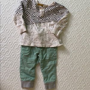 Matching green and white geometric set